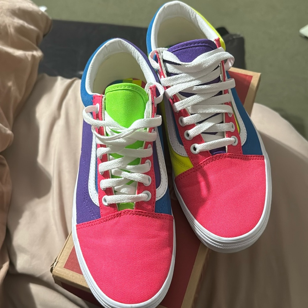 Multi-colored Vans women’s sz 9.5. original packaging